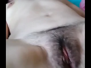 Zorrita madura metiendose los dedos